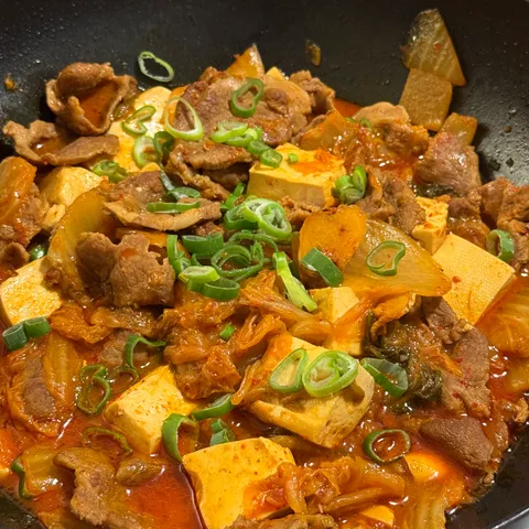 泡菜五花猪肩炖豆腐